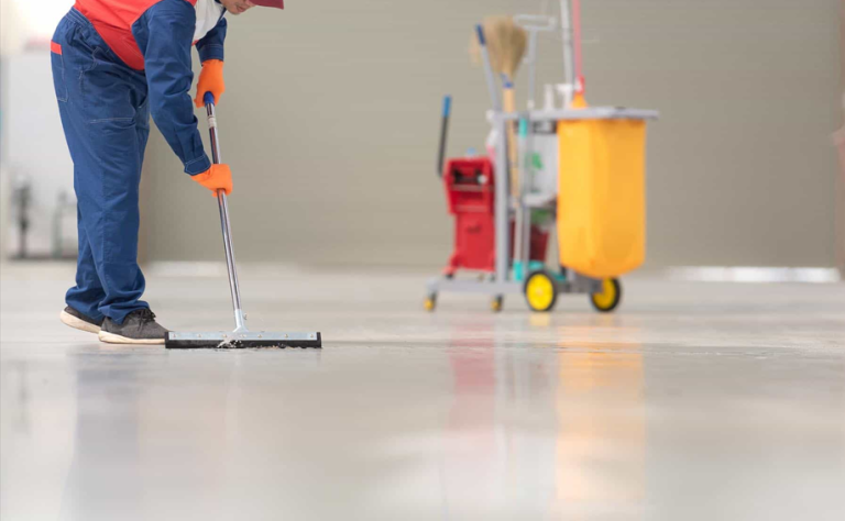 10 Essential Tips for a Perfect Warehouse Cleaning